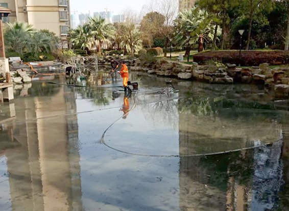 西夏景观池淤泥清理