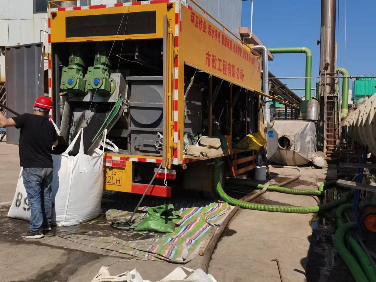 西夏淤泥压干处理